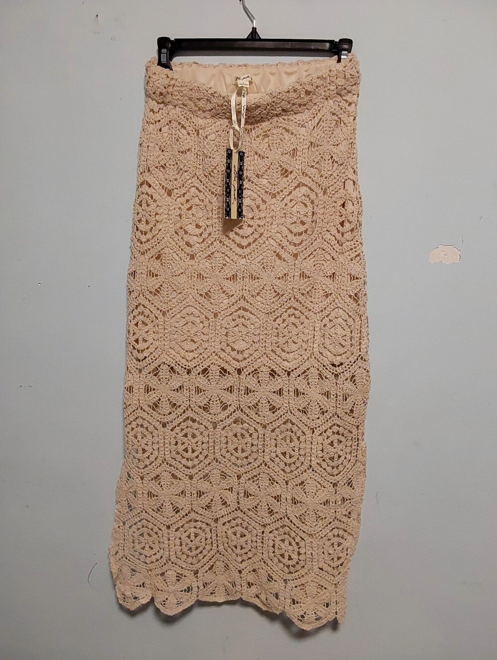 Ultra Pink Crochet Knit Midi Side-Slit Skirt in Beige Sz Small NWT